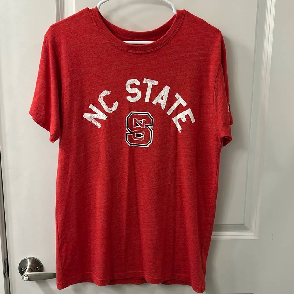 Women’s Red NC State Tshirt (Medium)